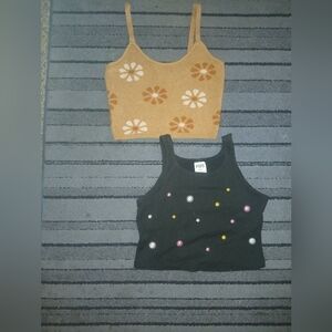 LIKE NEW 2 CROPPED TANKS PINK VS AND ALTARD STATE SIZE M